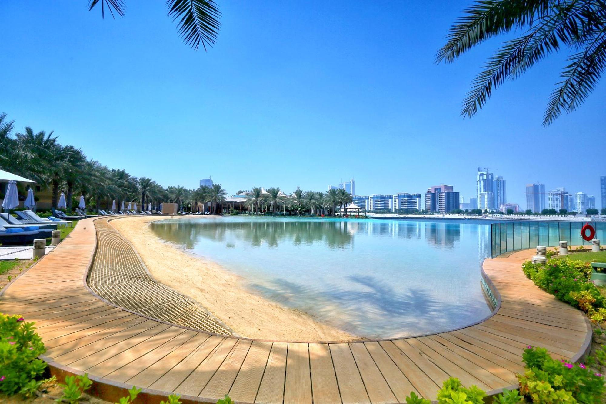 Palavra Resort Manama Dış mekan fotoğraf The Lagoon