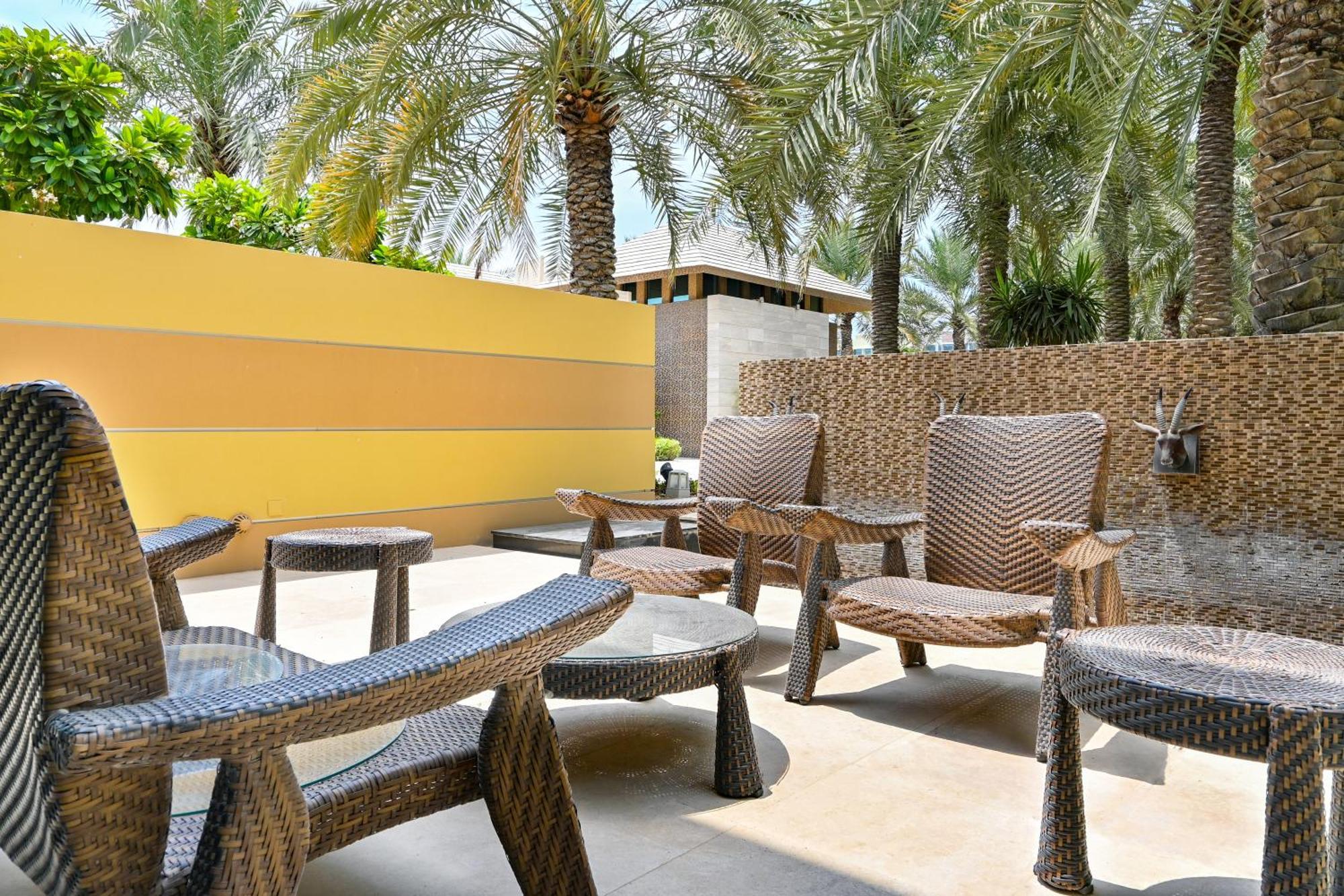 Palavra Resort Manama Dış mekan fotoğraf The Palm Beach Hotel