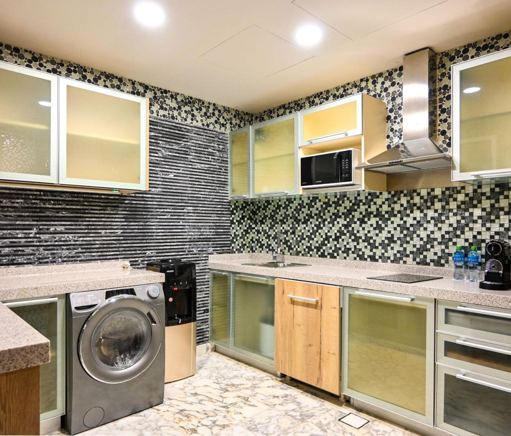 Palavra Resort Manama Dış mekan fotoğraf A modern kitchen
